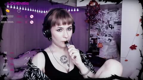 Snapshot of say_mary chatting on February 3, 12:03 pm pronoun she. name Mary. age 21. online show from February 3, 12:03 pm