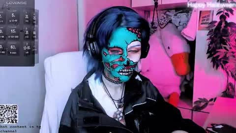 pronoun she. name Mary. age 21. online show from October 31, 5:24 pm