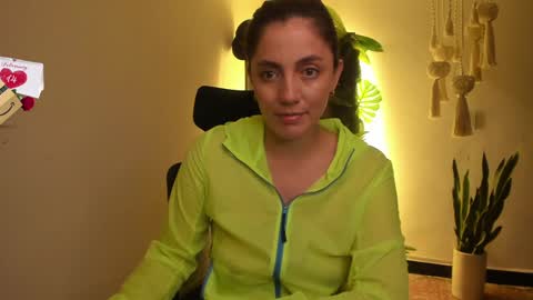Snapshot of scalertt__steel_ chatting on February 7, 3:52 pm Venus online show from February 7, 3:52 pm
