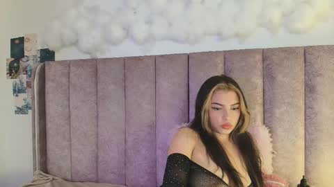 Scarlet  online show from December 2, 5:26 am