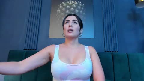 Scarlet Edwars online show from November 20, 6:27 pm