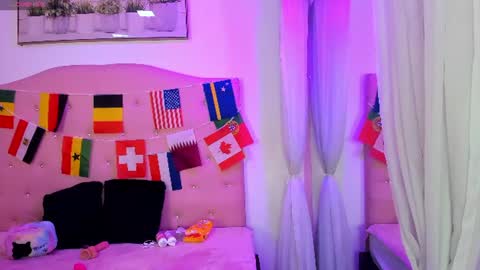 scarlet_hans online show from July 1, 11:41 am
