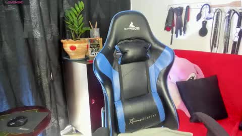 scarlet taylor kennedy online show from February 17, 6:39 pm