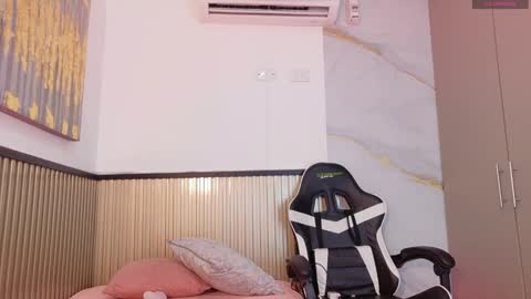 scarlet_vixen_ online show from February 26, 6:44 pm