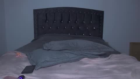 scarletandkate online show from September 22, 5:22 am