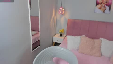 Snapshot of scarletgv chatting on February 5, 4:59 am Scarlet online show from February 5, 4:59 am
