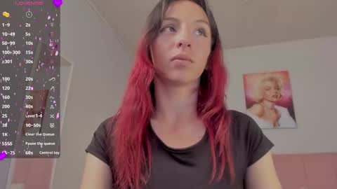 Snapshot of scarletgv chatting on March 7, 11:38 pm Scarlet online show from March 7, 11:38 pm