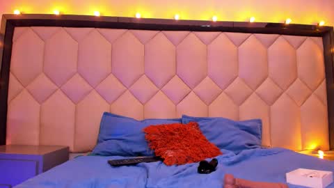 scarlethbigbug online show from October 22, 6:42 pm