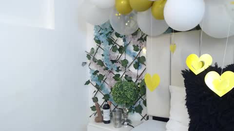 scarlet  online show from February 14, 11:57 am