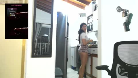 scarletmoons online show from April 18, 2:35 am