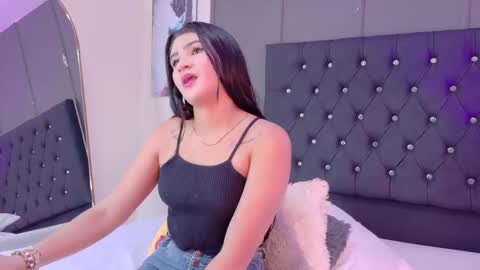 Snapshot of scarlett__durand chatting on September 23, 12:10 pm scarlett__durand online show from September 23, 12:10 pm