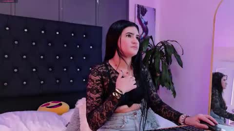 Snapshot of scarlett__durand chatting on September 16, 1:13 pm scarlett__durand online show from September 16, 1:13 pm
