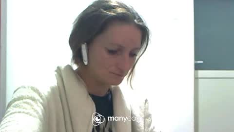 Snapshot of scarlett_queen01 chatting on October 2, 3:27 am scarlett_queen01 online show from October 2, 3:27 am