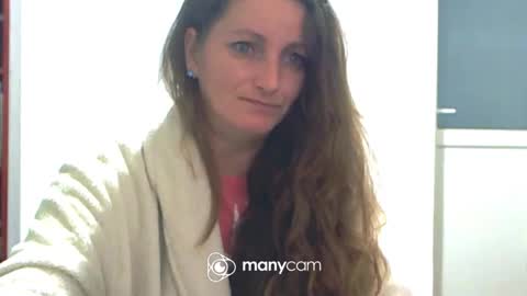 Snapshot of scarlett_queen01 chatting on October 3, 3:37 am scarlett_queen01 online show from October 3, 3:37 am