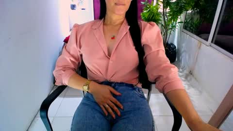 Snapshot of scarlett_sex2 chatting on September 18, 1:59 pm scarlet online show from September 18, 1:59 pm