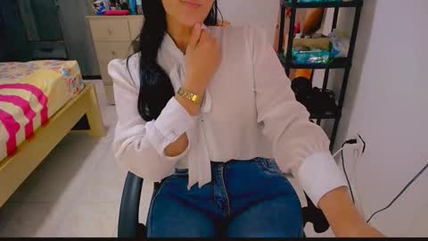 scarlet online show from May 6, 4:46 pm
