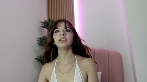 Snapshot of scarlett_smith_3 chatting on October 12, 8:51 am scarlett smith 3 online show from October 12, 8:51 am