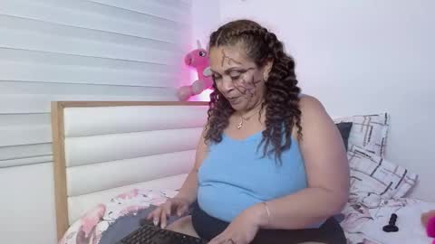 Snapshot of scarlettbooty chatting on October 21, 1:54 am scarlettbooty online show from October 21, 1:54 am