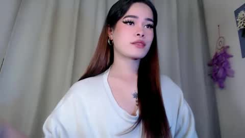 YOUR GIRLFRIEND online show from October 27, 11:43 am