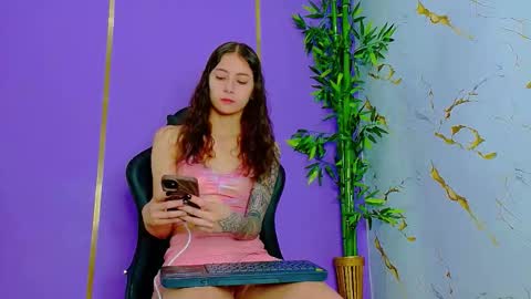 Snapshot of scarlettjones_x chatting on September 15, 7:04 pm Scarlet online show from September 15, 7:04 pm