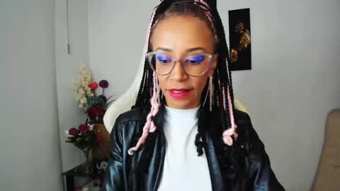 Snapshot of scarlettmalbec chatting on February 17, 11:43 pm Scarlett online show from February 17, 11:43 pm