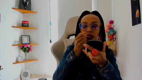 Snapshot of scarlettmalbec chatting on January 12, 1:16 pm Scarlett online show from January 12, 1:16 pm