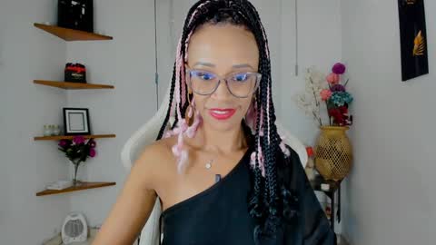 Snapshot of scarlettmalbec chatting on January 13, 11:27 pm Scarlett online show from January 13, 11:27 pm