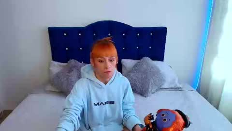 Snapshot of scarlettmilf_cg chatting on October 16, 1:44 pm Scarlett online show from October 16, 1:44 pm