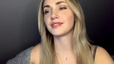 ScarlettxBlonde online show from April 22, 8:05 pm