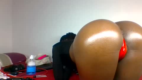 scentedfriction online show from November 24, 12:31 am