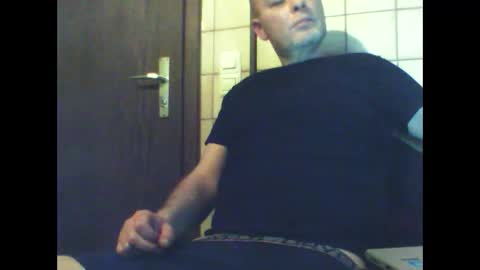 schnibschnab online show from November 30, 2:18 am