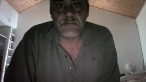 Snapshot of scubi007 chatting on September 28, 9:57 pm scubi007 online show from September 28, 9:57 pm