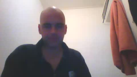 Snapshot of sean20775 chatting on October 24, 9:32 am Sean online show from October 24, 9:32 am