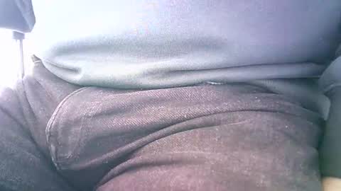 Snapshot of seasideman73 chatting on February 23, 8:39 am seasideman73 online show from February 23, 8:39 am