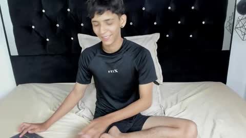 Sebastian Alvarez online show from February 17, 1:48 am