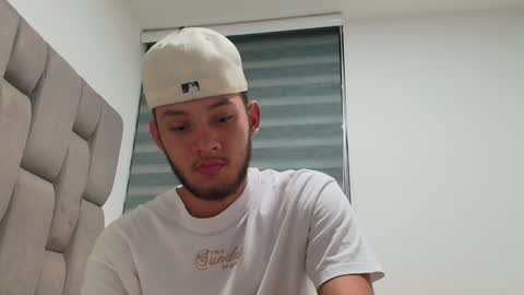 Snapshot of sebolaz chatting on February 3, 5:18 am ryan miller online show from February 3, 5:18 am