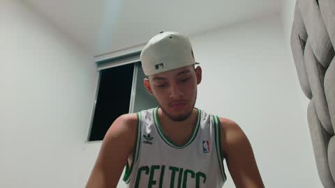 Snapshot of sebolaz chatting on January 13, 5:23 am ryan miller online show from January 13, 5:23 am