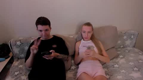 Snapshot of secret_dreams_ chatting on October 1, 8:24 am Amanda and pair in a real life we love each other but can play with you online show from October 1, 8:24 am