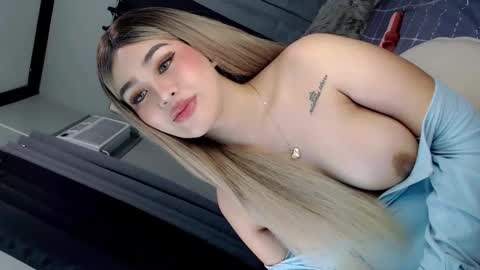 Chloe online show from March 5, 9:37 pm