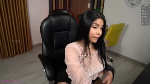 Snapshot of secretary_bj chatting on February 25, 7:38 pm secretary_bj online show from February 25, 7:38 pm
