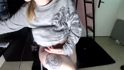 secretcouple67 online show from February 19, 10:31 pm