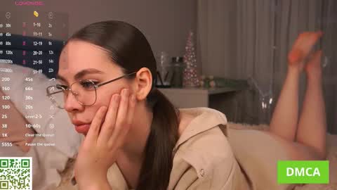 Mia online show from February 17, 4:28 pm