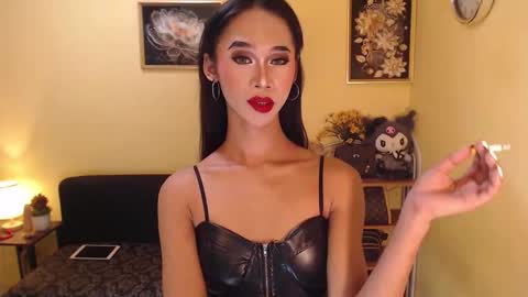 Snapshot of seductive_ashly chatting on October 1, 12:15 pm ashly online show from October 1, 12:15 pm