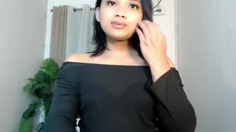 Deluxe online show from May 31, 1:43 pm