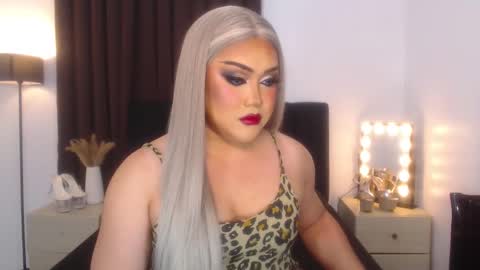 Natalie Mefford online show from February 16, 6:43 pm