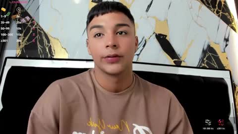 Snapshot of seductivo_jr chatting on October 22, 5:54 am seductivo online show from October 22, 5:54 am