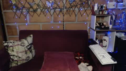 Snapshot of seleena_01 chatting on September 14, 11:50 pm seleena_01 online show from September 14, 11:50 pm