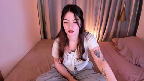 Snapshot of selena_wow_ chatting on October 2, 9:08 am Selena Follow Me online show from October 2, 9:08 am