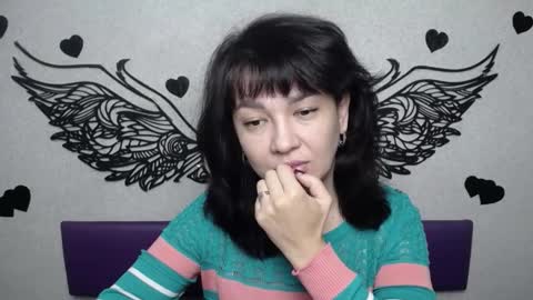 Snapshot of selenafly chatting on October 3, 5:27 am SelenaFly online show from October 3, 5:27 am
