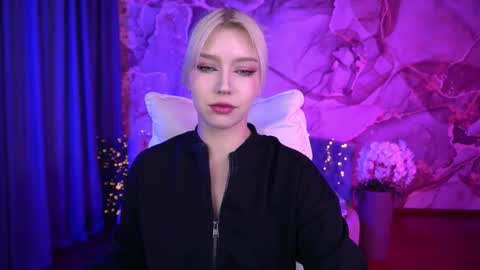 Snapshot of selenairis chatting on October 3, 7:38 am selenairis online show from October 3, 7:38 am